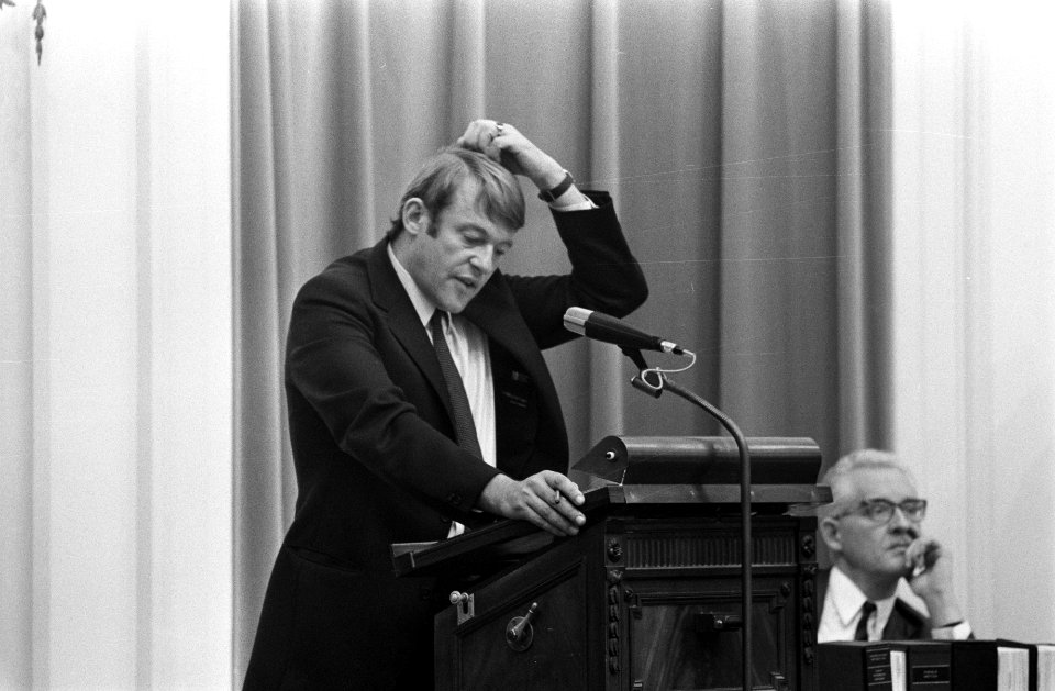 Tweede Kamer Algemene Beschouwingen, tweede dag. Van Mierlo aan het woord, Bestanddeelnr 922-8730