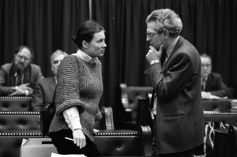 Tweede Kamer , eventuele sluiting Bronbeek en vragen aan Van Dijk en Van Leyenho, Bestanddeelnr 931-8673