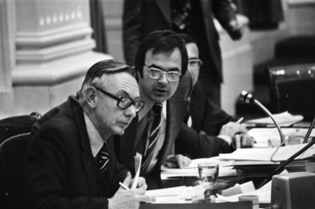 Tweede Kamer , Ontwikkelingshulp, BZ vlnr minister Van der Stoel en ministe, Bestanddeelnr 927-7791
