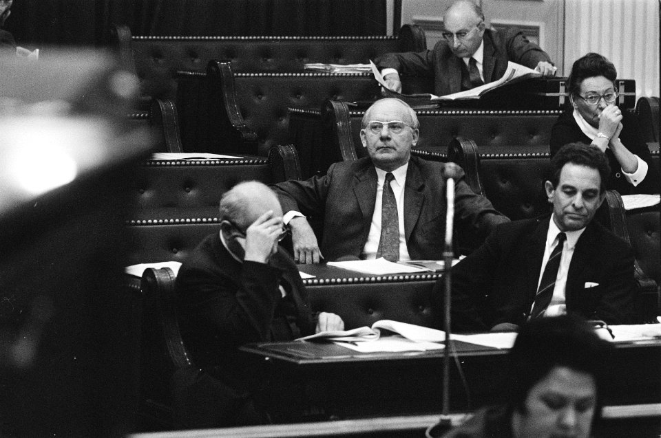 Tweede Kamer Algemene beschouwingen over Financien Den Uyl (onzichtbaar achte, Bestanddeelnr 923-9222
