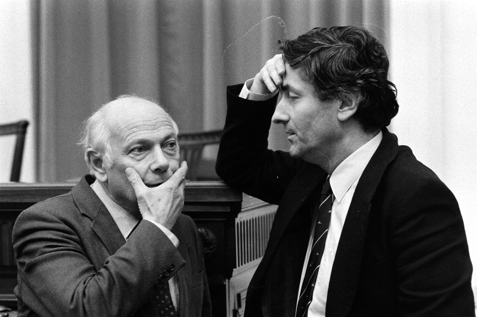 Tweede Kamer , CDA-fractieleider Lubbers (r) en Den Uyl (l) waren in moeilijkhed, Bestanddeelnr 931-2182