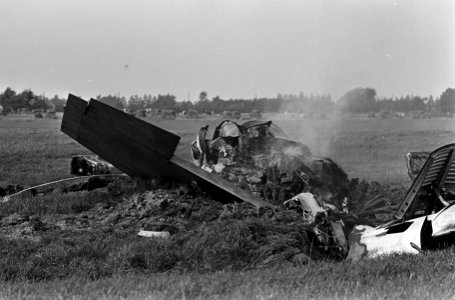Twee starfighters botsten bij Hoogwoud, de wrakstukken, Bestanddeelnr 917-9592