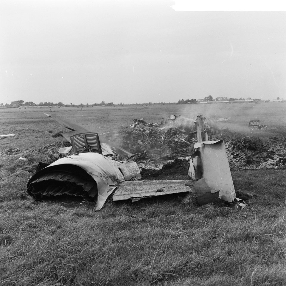 Twee starfighters botsten bij Hoogwoud, de wrakstukken, Bestanddeelnr 917-9589