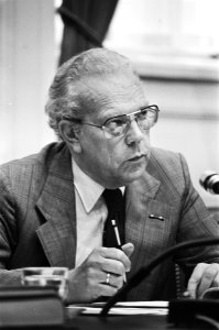 Tweede Kamer , herziening WIR minister Albeda in de Kamer, Bestanddeelnr 929-8965
