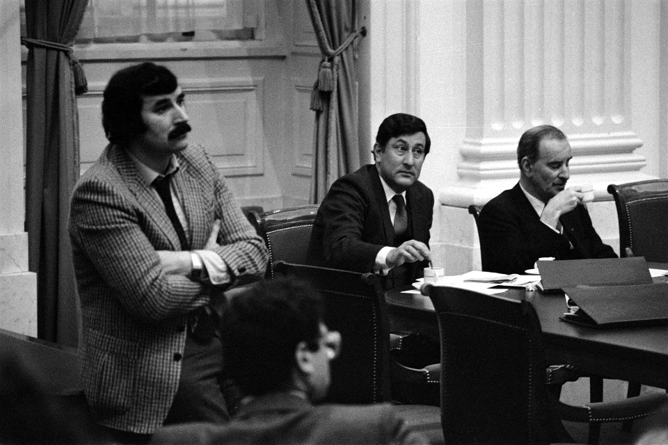 Tweede Kamer , interpellatie m.b.t. deelname Ned. elftal aan mini-wk Uruguay, Va, Bestanddeelnr 931-1903
