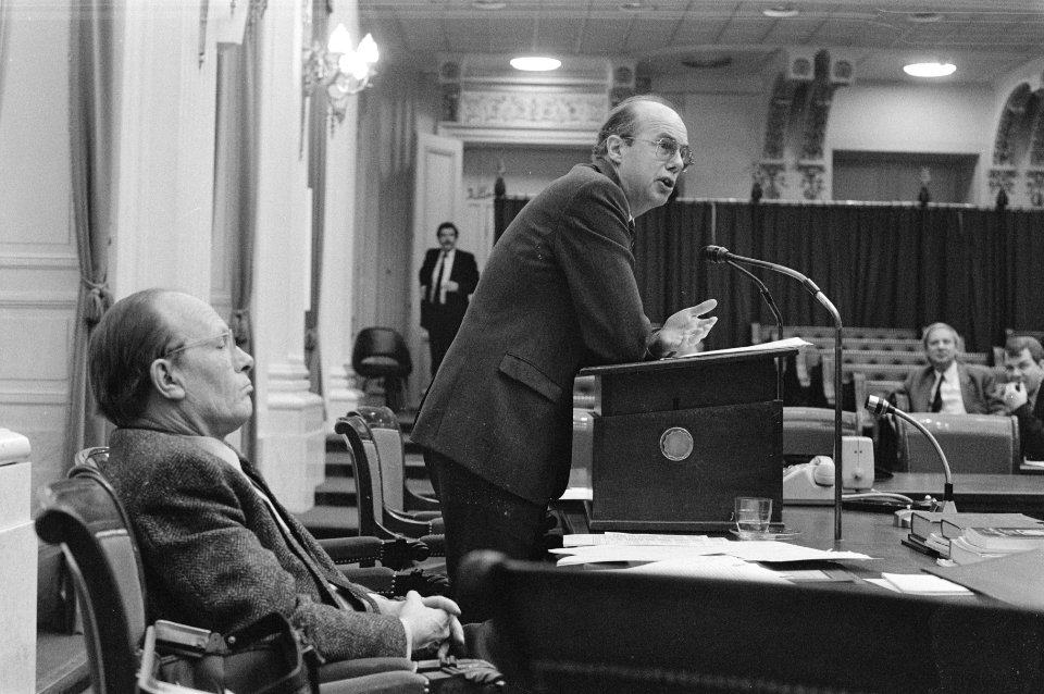 Tweede Kamer , ministers De Ruiter en Rietkerk (l) tijdens interpellatiedebat in, Bestanddeelnr 933-2802