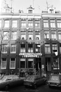 Twee verdiepingen in Amsterdam bezet uit protest tegen horizontale verkoop (exte, Bestanddeelnr 929-5901