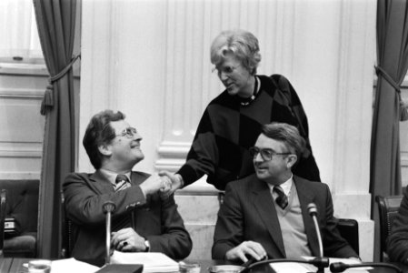 Tweede Kamer , commissievergadering SoZa nr. 8, 9 staatssecr. De Graaf , Kraaye, Bestanddeelnr 932-8869