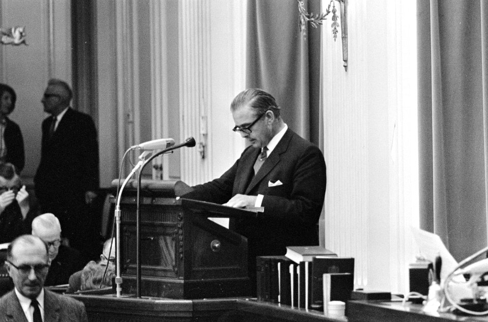 Tweede Kamer , kwestie Amsterdam, heer Geertsema (VVD) aan het woord, Bestanddeelnr 919-3517
