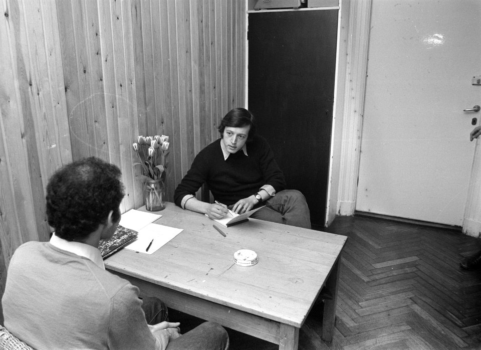 Twee personen in gesprek, Bestanddeelnr 925-5391