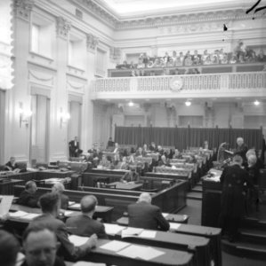 Tweede Kamer , belastingen, overzicht van de vergadering met op publieke tribune, Bestanddeelnr 917-1895