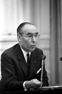 Tweede Kamer , minister Stuyt aan het woord, Bestanddeelnr 925-1997