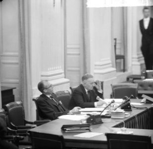 Tweede Kamer , belastingen, minister Witteveen en Staatssecretaris Berge, Bestanddeelnr 917-1897