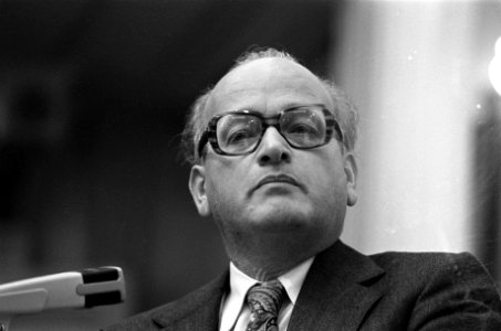 Tweede Kamer , debat buitenlandse werknemers J. Wolff (CPN), kop, Bestanddeelnr 927-5183