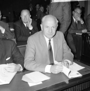 Tweede Kamer , de fractievoorzitter PvdA A. G. M. Nederhorst, Bestanddeelnr 917-6968