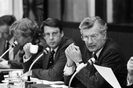 Tweede Kamer , commissievergadering SoZa minister De Koning, Bestanddeelnr 933-4876