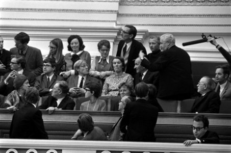 Tweede Kamer , behandeling van de begroting van Justitie. Voorzitter Van Thiel (, Bestanddeelnr 922-8889