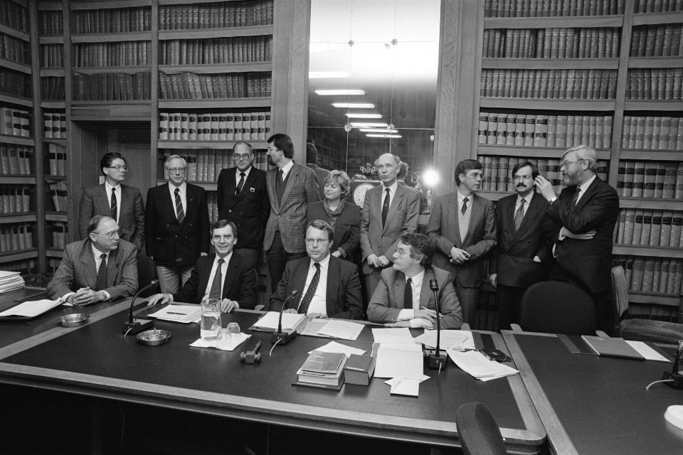 Tweede Kamer , benoeming voorzitter en ondervoorzitter Parlementaire enquetecomm, Bestanddeelnr 933-8260