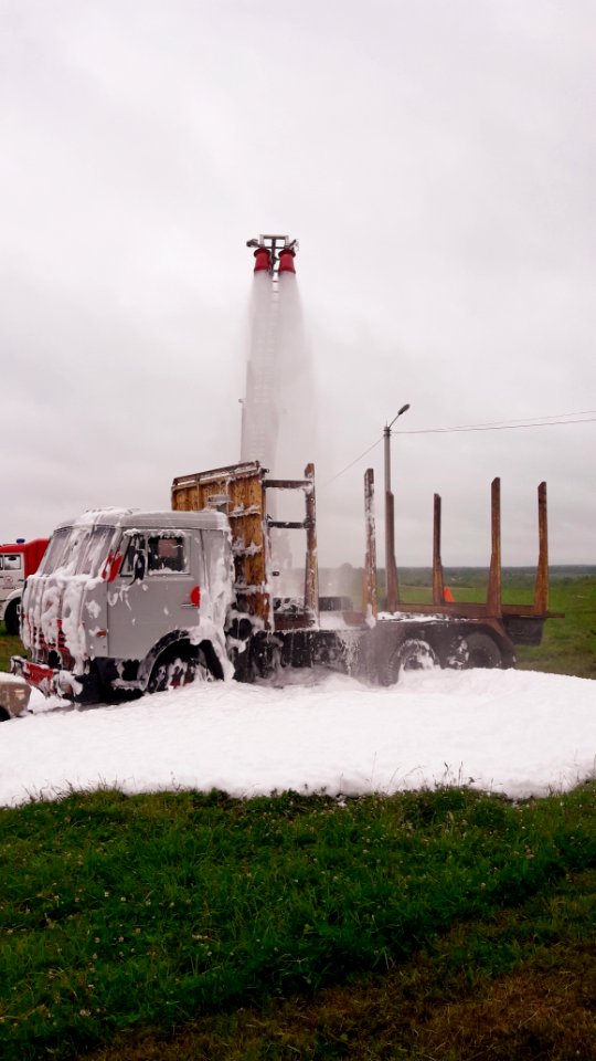 Turntable ladder. Firefighting foam