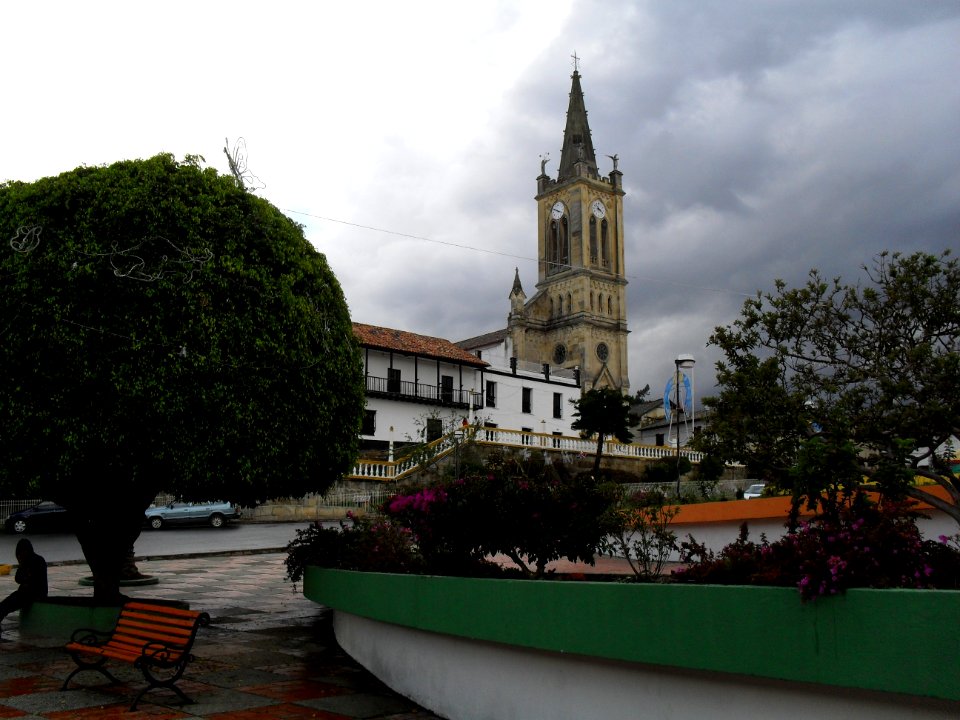 Turmeque Parque Iglesia