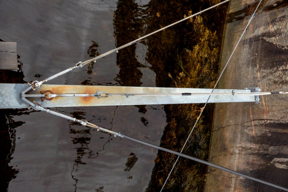 Turnbuckles on a support for a jetty 1