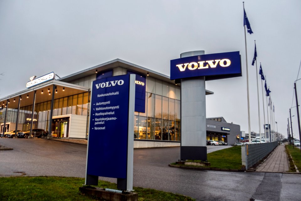 Turun Keskusautohalli Volvo dealership Rieskalähteentie Turku