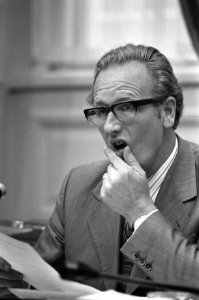 Tweede Kamer , Minister Van Kemenade (kop), Bestanddeelnr 926-7547