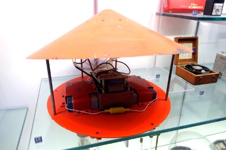 Turtle Probe, measured Manchester Tornado barometric pressure, 2003 - Museum of Science and Industry (Chicago) - DSC06366