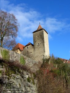 Turm an der Fuerbringersscheune in Rothenburg ob der Tauber von der Weinsteige