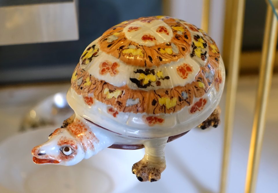 Turtle, ceramic - Chatsworth House - Derbyshire, England - DSC03305