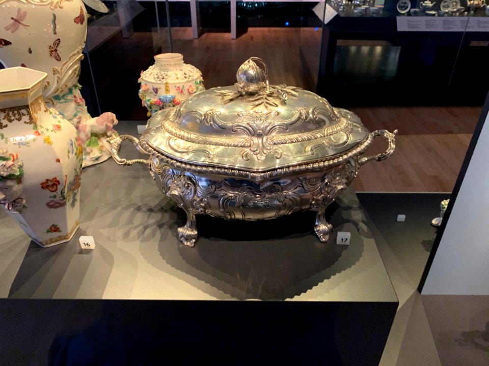 Tureen, Silver, by Alexander Gardner, Edinburgh, 1763-64, photo 1