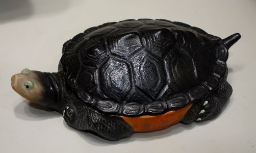 Tureen in the shape of a turtle, Jingdezhen, China, 1750-1800 - Winterthur Museum - DSC01556