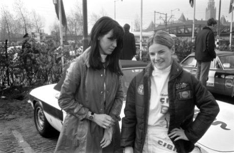 Tulpenralley 1969 gestart te Rotterdam 2 Belgische dames, links Gaby Arendt en r, Bestanddeelnr 922-3486