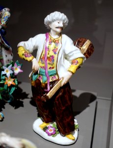 Turk with guitar, Peter Reinicke and Johann Friedrich Eberlein, Meissen Porcelain Factory, Meissen Porcelain Factory, c. 1744, hard-paste porcelain - Wadsworth Atheneum - Hartford, CT - DSC05226