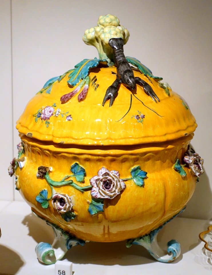 Tureen, Rorstrand, 1760s, faience with yellow glaze - Nordiska museet - Stockholm, Sweden - DSC09797