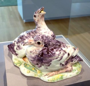 Tureen in the form of two pigeons, Chelsea, c. 1755, soft-paste porcelain - California Palace of the Legion of Honor - DSC07699