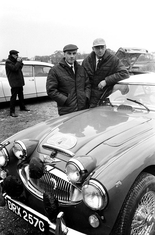Tulpenrallye 1965, de winnaars van vorig jaar Don Morley (links) en Erle Morley…, Bestanddeelnr 917-6908