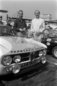 Tulpenralley 1970 start in Rotterdam links Ferry van der Geest , rechts Rob Slo, Bestanddeelnr 923-4962