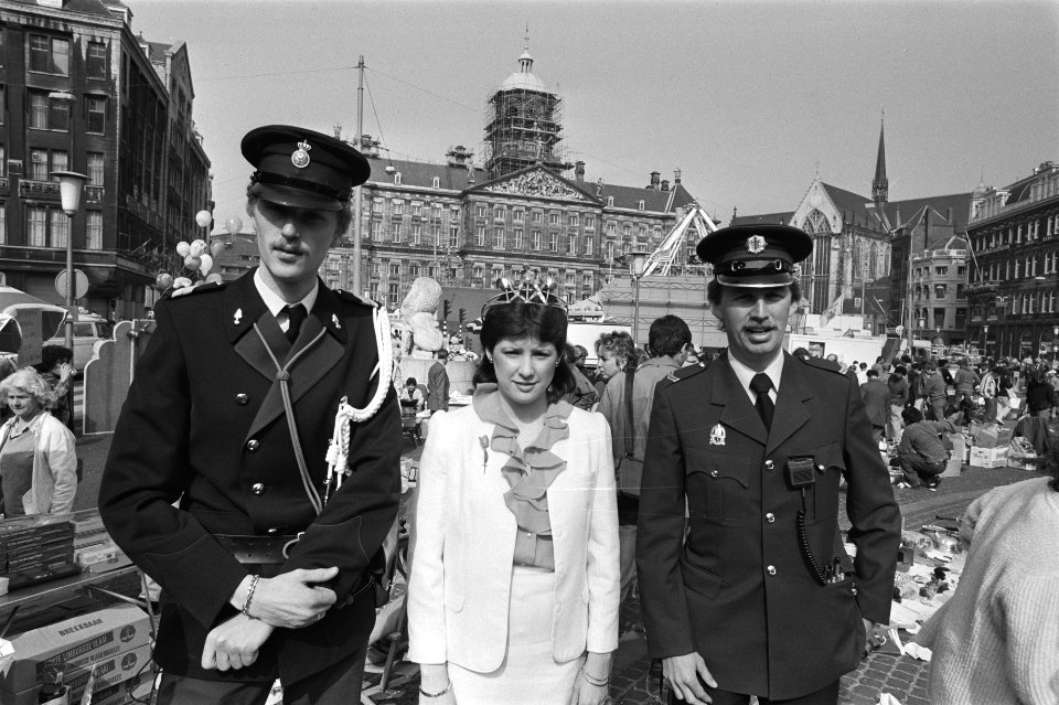 Tulpenkoningin Mary Theresa Kuyer ( New York State ) op Dam in Amsterdam tussen , Bestanddeelnr 932-9526