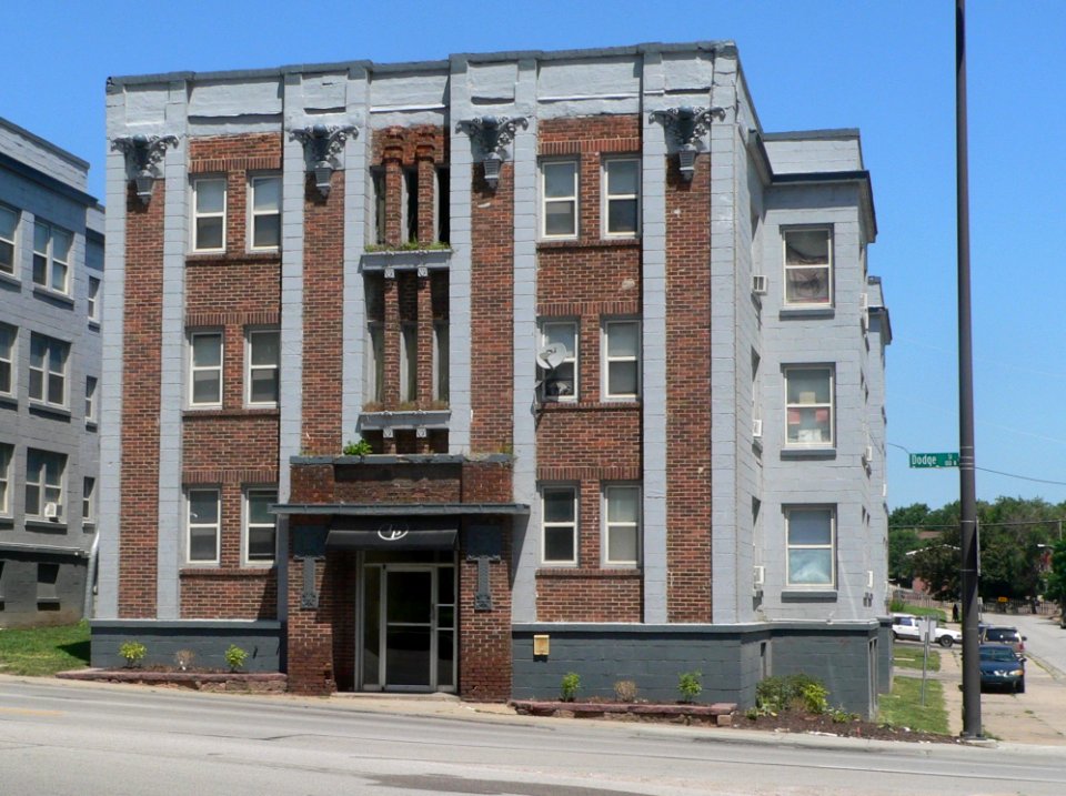Turner Court Apts (Omaha) E bldg from S 1