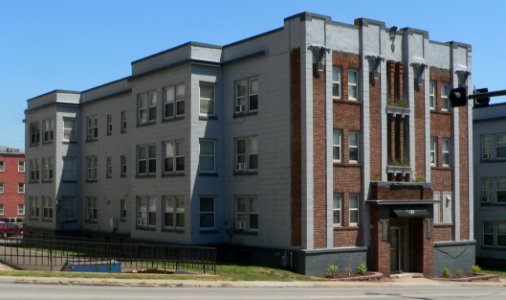Turner Court Apts (Omaha) W bldg from SW 1