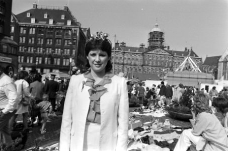 Tulpenkoningin Mary Theresa Kuyer ( New York State ) op Dam in Amsterdam, Bestanddeelnr 932-9525