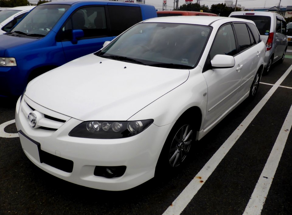 Tuned Mazda Atenza Sportwagon 23S (GG) front
