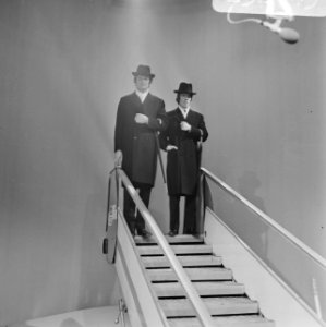 TV-programma van VARA Hadimassa. Kees van Kooten en Wim de Bie in scene, Bestanddeelnr 923-2145