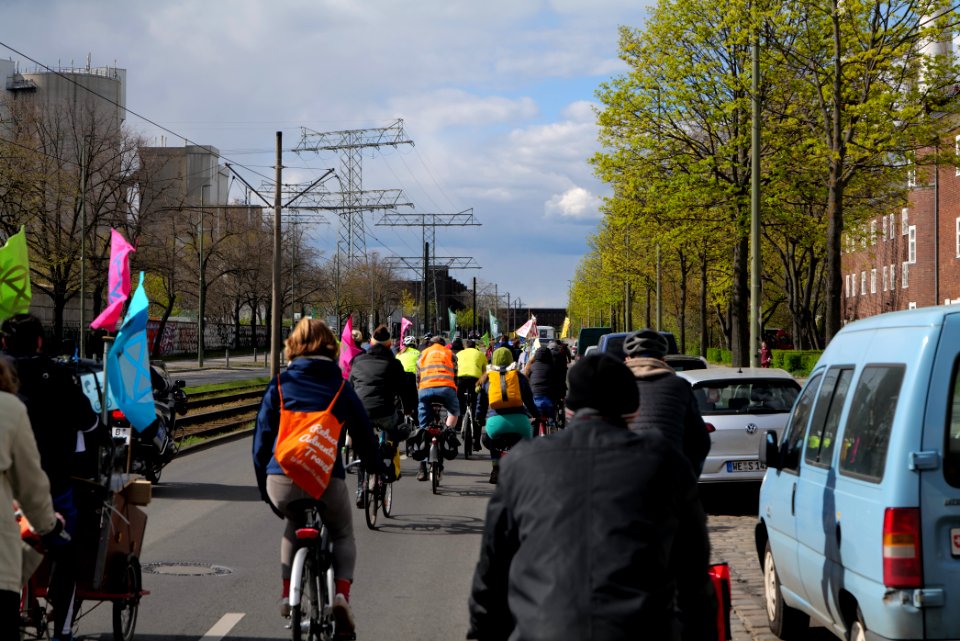 TVO stoppen bicycle demonstration back 2021-04-25 19