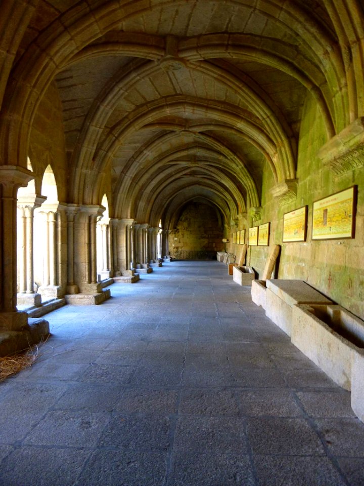 Tuy - Catedral de Santa María, claustro 03