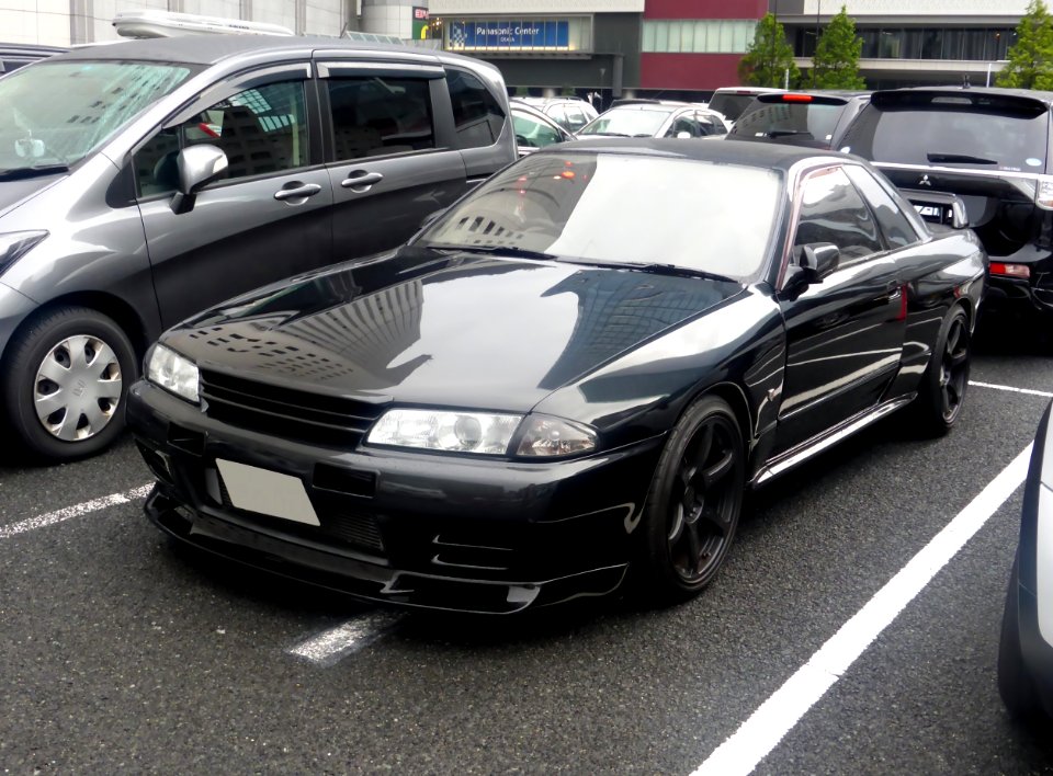 Tuned Nissan SKYLINE GT-R (BNR32) front