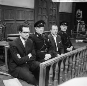 TV-rechtbank, een moment uit de rechtbank, links Hartveld rechts Sierhuis, Bestanddeelnr 914-4678