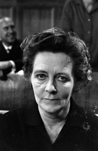 TV-rechtbank de zaak Dirk de Vogel . Mevrouw de Vogel (moeder van verdachte), Bestanddeelnr 920-8065