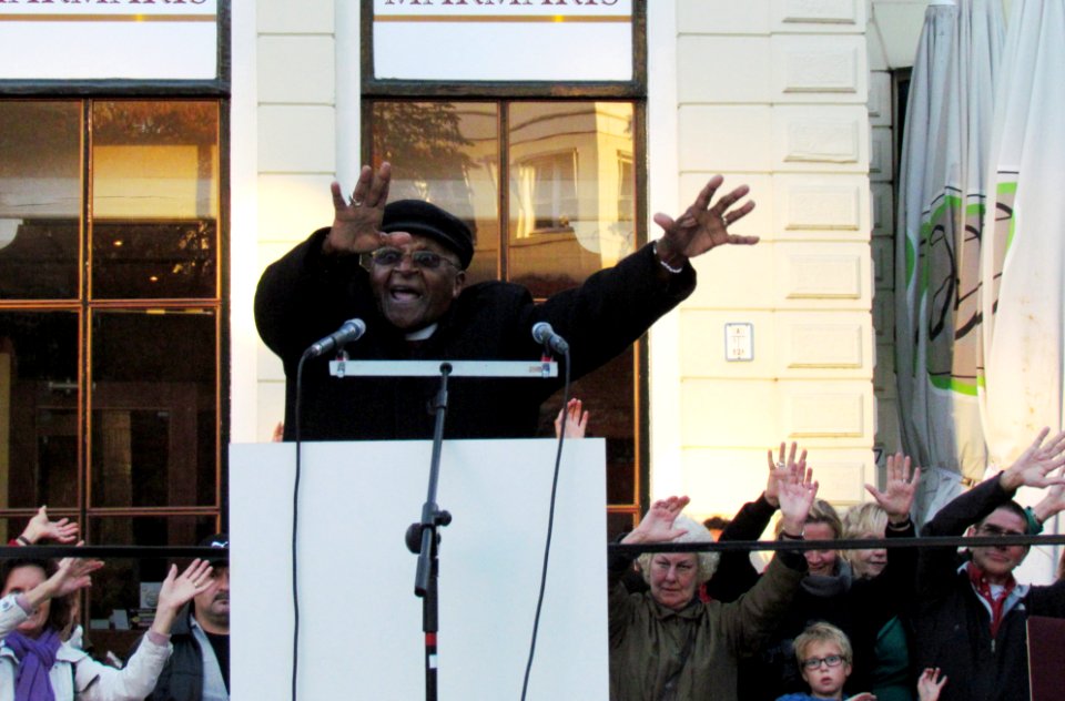 Tutu meets Schweitzer (10)